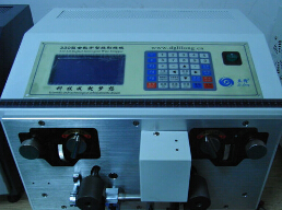 【大平方剝線機(jī)】擁有精密結(jié)實(shí)的機(jī)身，觸模式